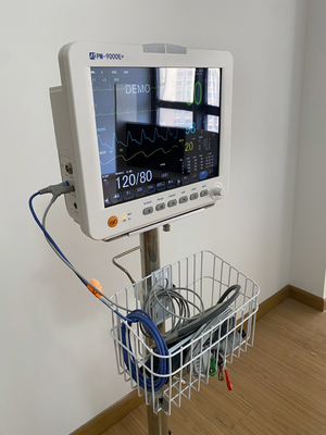 트롤리와 함께 멀티 파라미터 ICU 환자 생명 징후 모니터