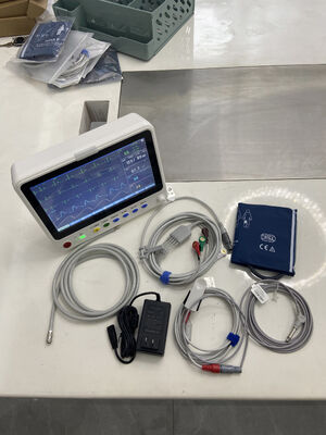 휴대용 10인치 구급차 병동 의료 ECG 모니터 다중 매개변수 중환자 관리 휴대용 심장 모니터